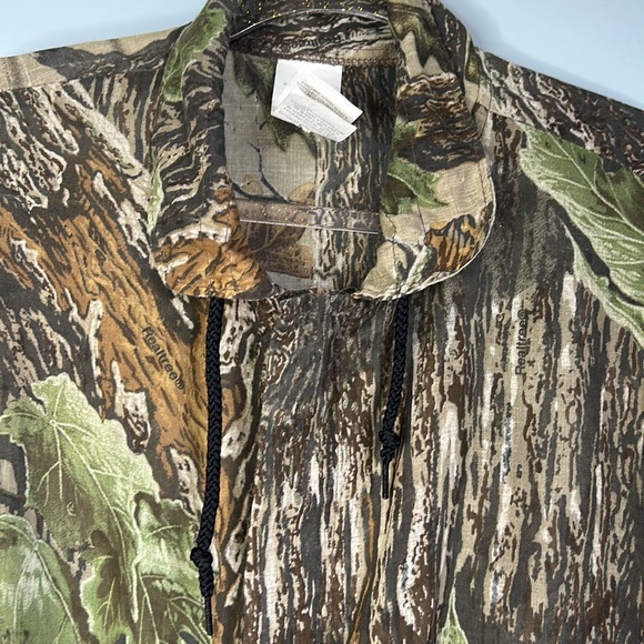 RealTree Sheer Cotton Blend Camouflage Hunting Shirt with Full Zipper & Pockets - Picture 5 of 8